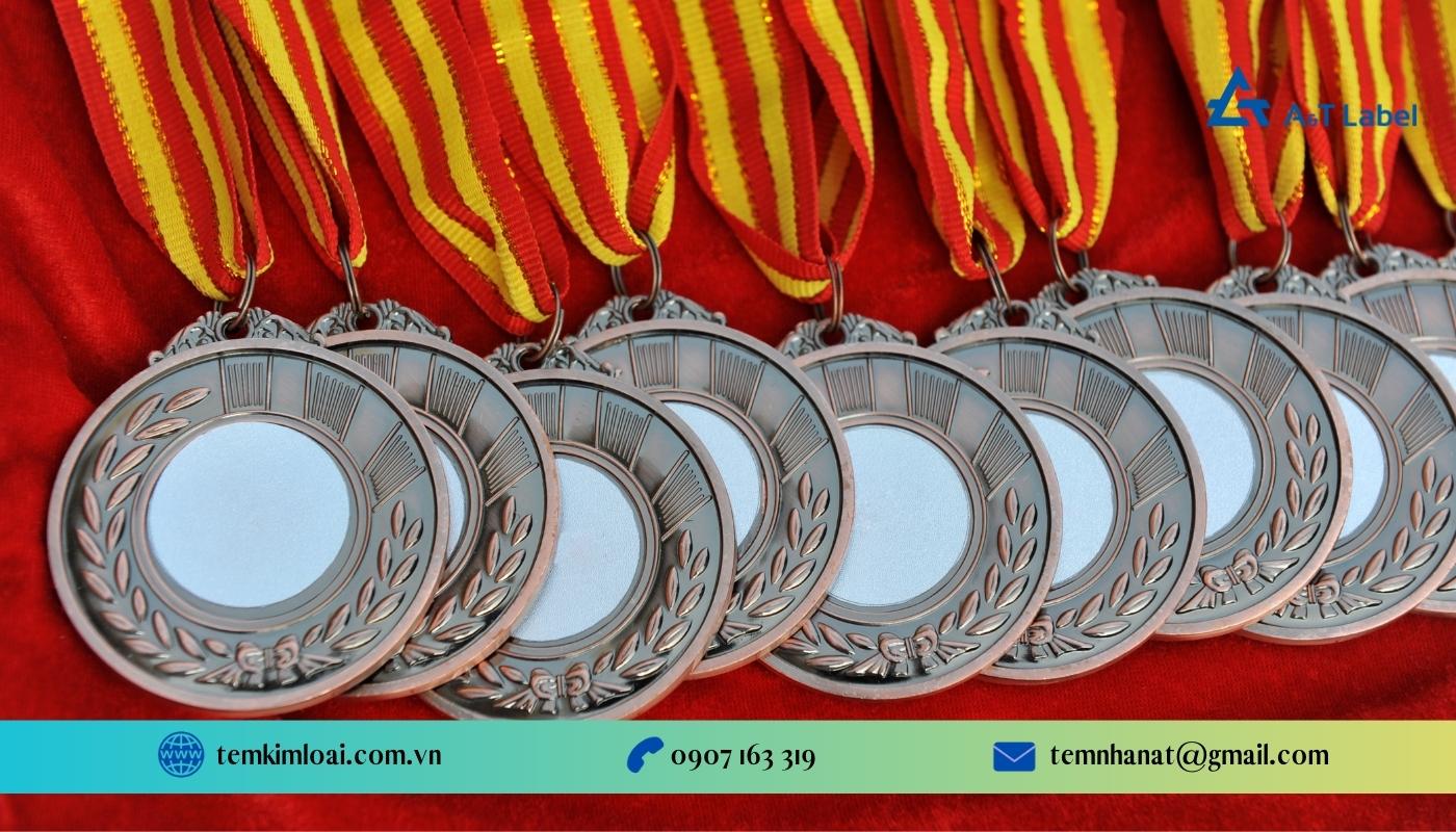 Chất liệu kim loại đem đến nhiều ưu điểm khi sản xuất huy chương thể thao