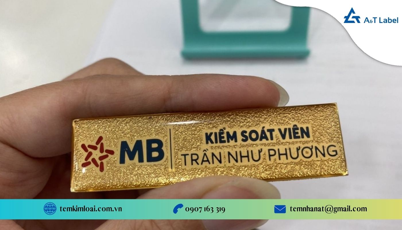 Bảng tên nhân viên với chất liệu nam châm