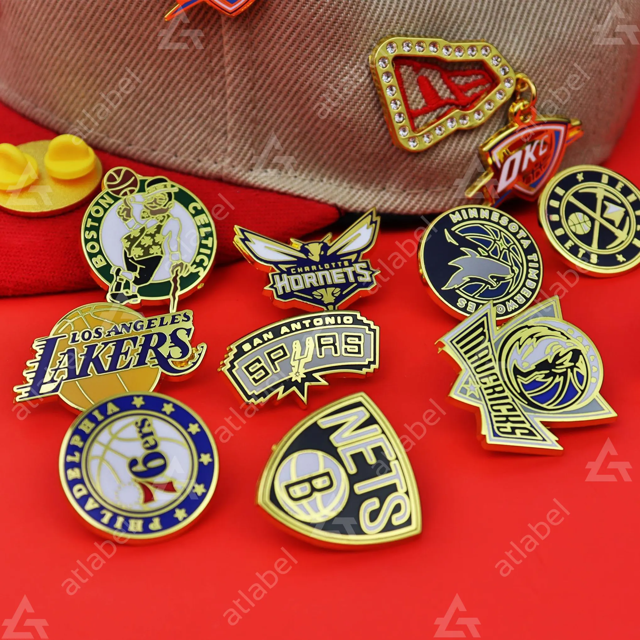 Logo cài áo còn giúp lan tỏa thương hiệu của doanh nghiệp